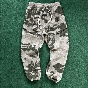 FOG Essentials Joggers
